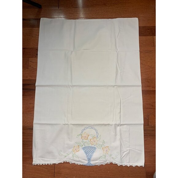 Vintage embroidered pillowcases set of 2 floral basket design white cotton lace - Picture 5 of 11